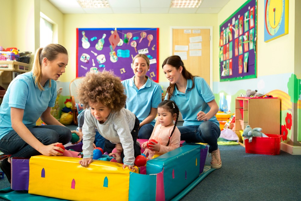 Learn about the many benefits of on-site childcare for businesses and employees–from improved productivity to greater work-life balance and more.