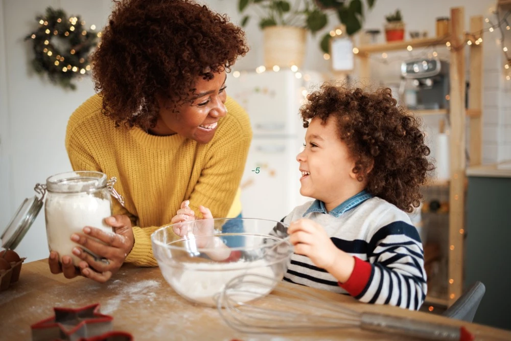 Looking for fun seasonal activities for kids? Have fun all year long with these creative ideas–from winter crafts to solar s’mores!